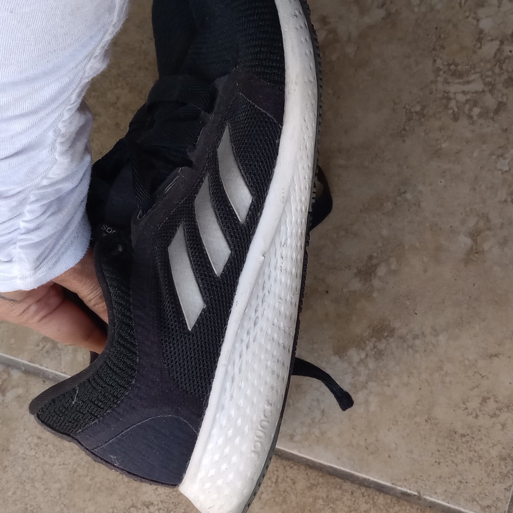 Adidas - Picture 2 of 7